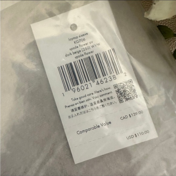 NWT 🤍 Kate Spade Beige & Cream Flower Universal Laptop Sleeve - Picture 6 of 6